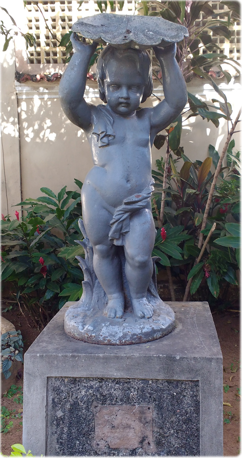 Escultura menino